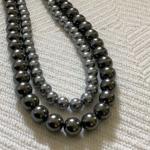 Grey Pearl Chocker